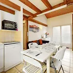 Holiday home 3 Bedroom Nice Home In Ronce-Les-Bains *