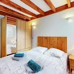 Holiday home 3 Bedroom Nice Home In Ronce-Les-Bains